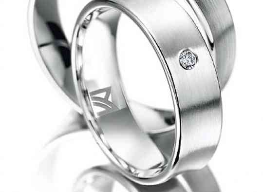 Trauringe-Meister-bei-Gygax-Aarau-12-8147-MTR-53 (1).jpg Trauringe-Meister-bei-Gygax-Aarau-12-8147-MTR-53 (1).jpg